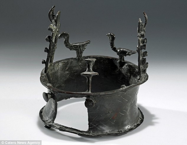 以色列出土的这顶皇冠被认为是世界上最古老的皇冠