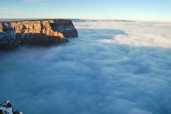 美国大峡谷国家公园难得一见的云雾