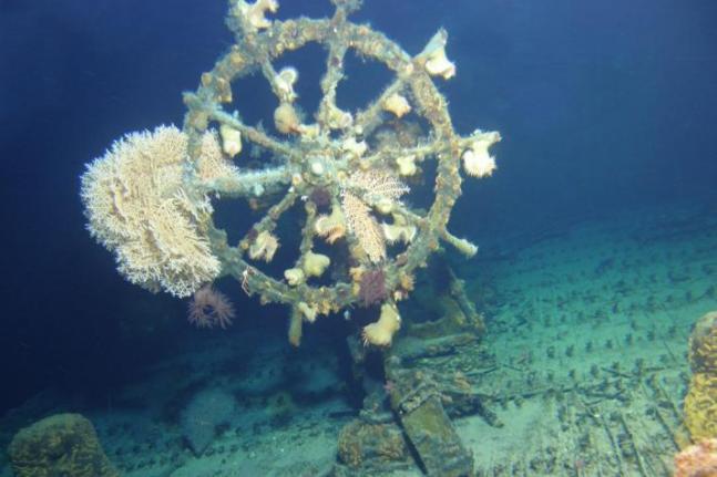 美国夏威夷海底发现一艘二战时沉入海底的“鬼船”