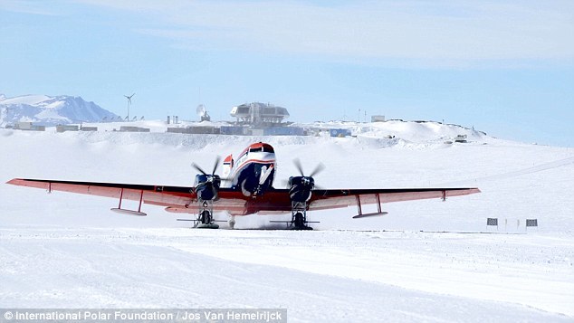 代号“极地6”的巴斯勒BT-67飞机。科学家乘坐这架飞机飞越南极洲莫德皇后地的朗希尔德公主海岸。此次测量飞行是研究冰层下方岩石的一部分。这架飞机从伊丽莎白公主南