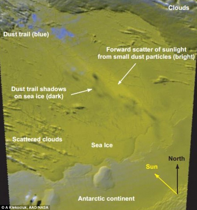 美国宇航局的Aqua卫星拍摄的陨石尘埃轨迹照片，在陨石爆炸后一小时拍摄。2004年9月，这颗陨石在南极洲上空爆炸。当时，澳大利亚科学家在南极洲发现陨石尘埃。