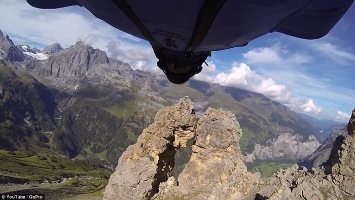 意大利定点跳伞运动员Uli Emanuele拍摄极限跳伞 却拍下自己的死亡过程