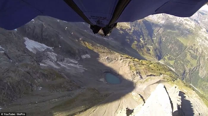 意大利定点跳伞运动员Uli Emanuele拍摄极限跳伞 却拍下自己的死亡过程
