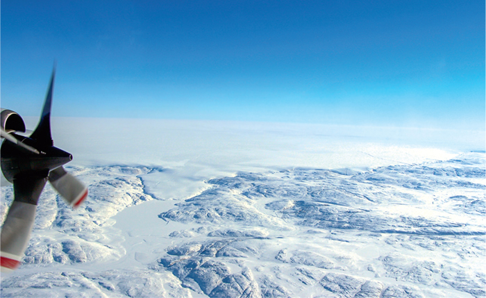 格陵兰岛西北部Hiawatha冰川下发现一个巨大陨石坑