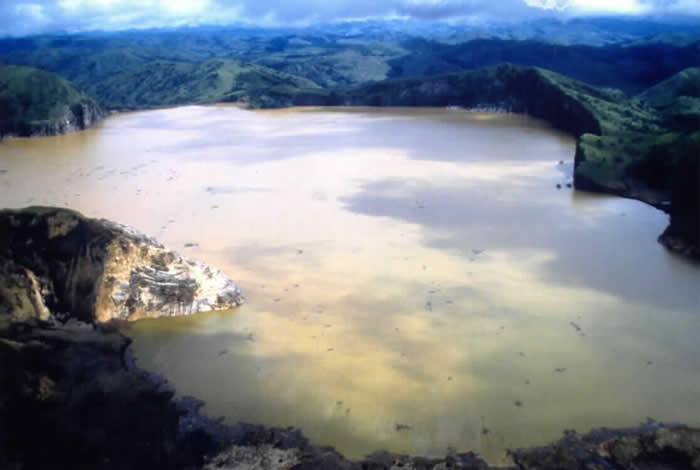 世界上最致命湖泊：非洲喀麦隆“尼奥斯湖”1986年“无声灭村”一夜杀死1746人