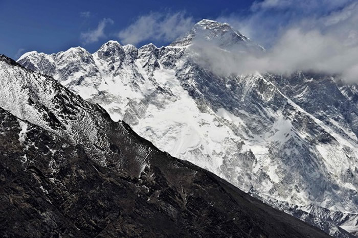 世界最高峰“珠穆朗玛峰”到底有多高？尼泊尔官方将派调查小组登顶测量