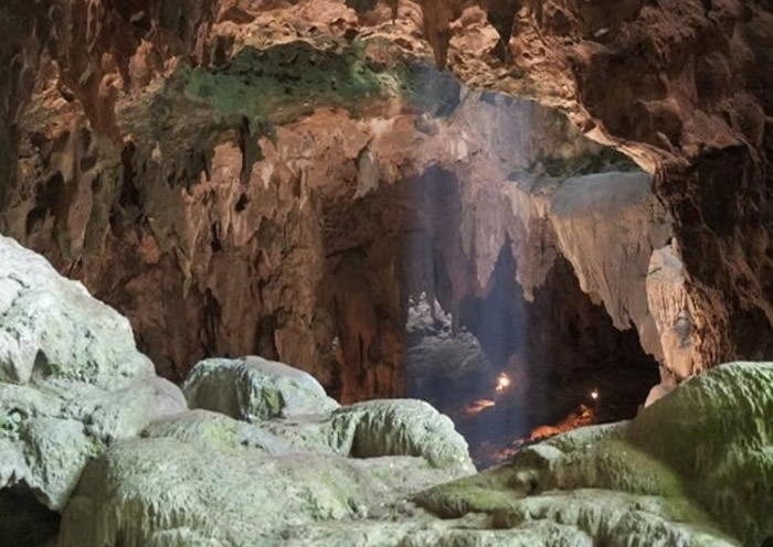 该批人骨化石在卡劳洞穴被发现。