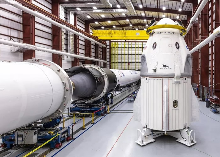 SpaceX正研发Crew Dragon载人太空船。