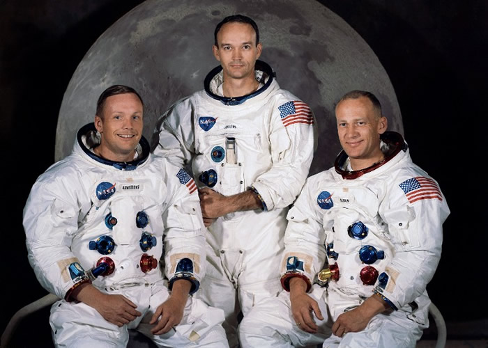 阿姆斯特朗、柯林斯和奥尔德林（左至右）登陆月球。