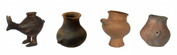 陶奶瓶约从7000年前开始出现在欧洲，其中有些还是动物造型的。 这几个样本可追溯到公元前1200-800年。 PHOTOGRAPH BY KATHARINA R