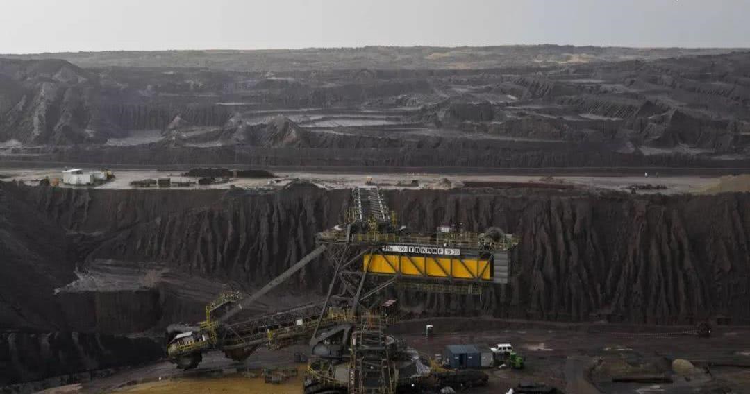 世界上最大的煤矿，含煤面积18万平方千米，年产量4亿吨！_图1