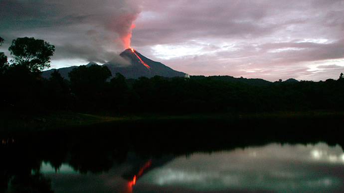 墨西哥西部“烈焰火山”——科利马火山大规模爆发