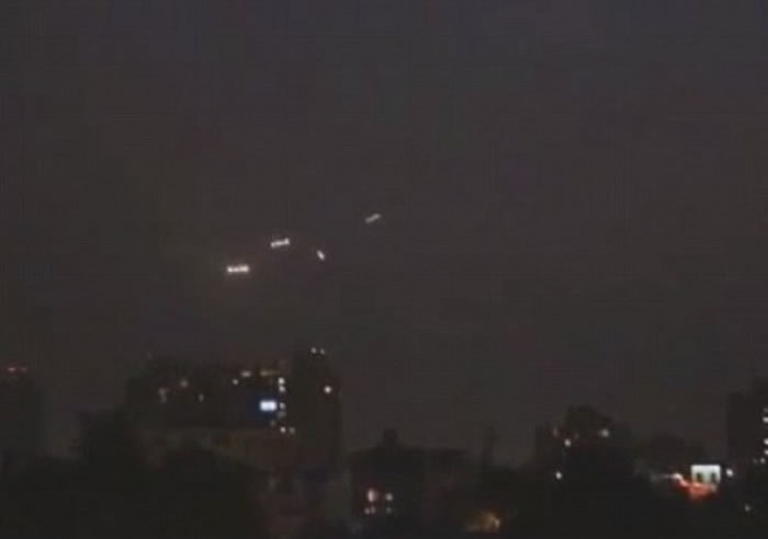 “UFO圣地”智利夜空现飞行光点
