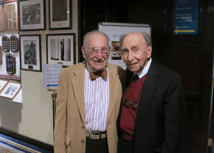 布里亚（右）辞世，享年101岁。