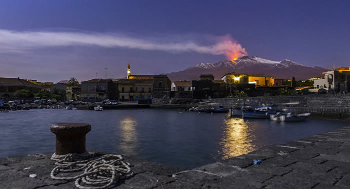 意大利埃特纳火山正慢慢向西西里岛海岸方向滑动 可能会沉入地中海
