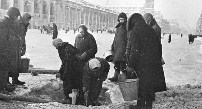 俄罗斯作家叶连娜·奇若娃：二战期间斯大林可能帮助希特勒实施了围困列宁格勒计划