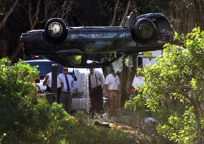 美国佛罗里达州男子用谷歌地图发现池塘中的汽车破22年悬案