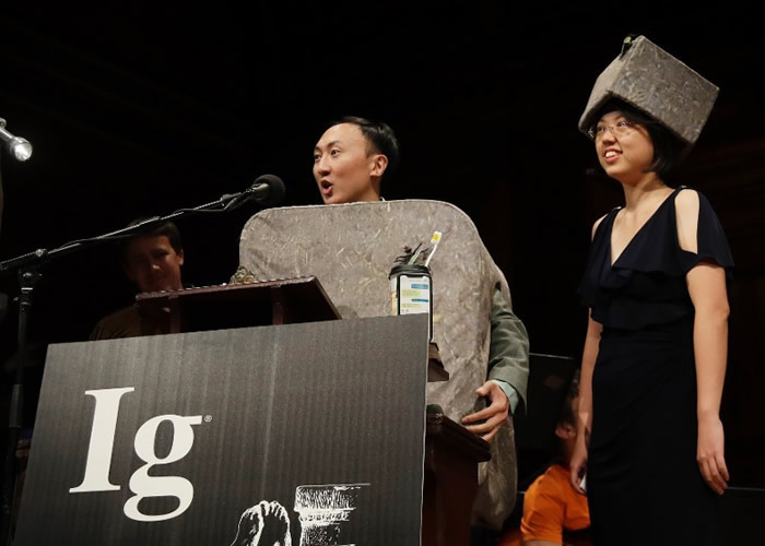 2019年搞笑诺贝尔奖（Ig Nobels）在美国哈佛大学揭晓：伊朗工程师法拉巴希发明自动换尿布机