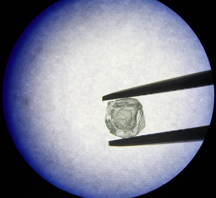 俄罗斯西伯利亚开采到超稀有的“钻石中的钻石”Matryoshka 有8亿多年历史