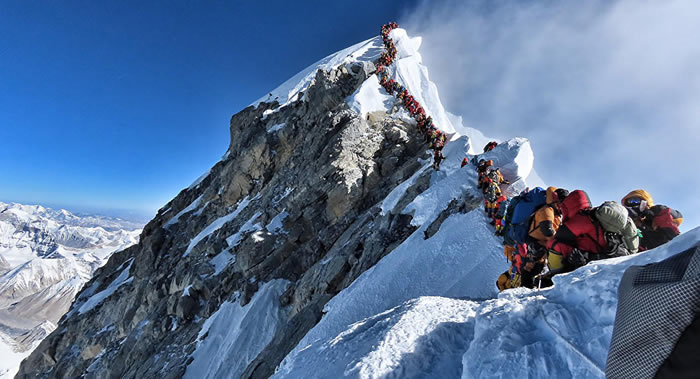 中尼两国将共同重新测量世界第一高峰——珠穆朗玛峰的高度 现高度为8848米