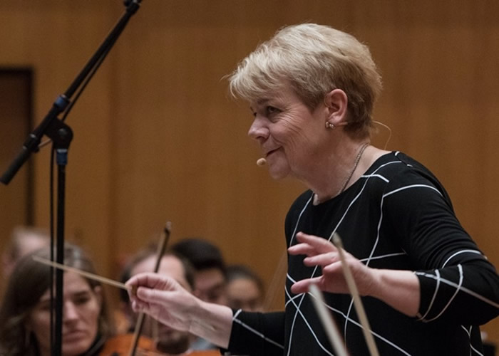 奥地利维也纳广播交响乐团50周年 打破传统首现女指挥Marin Alsop