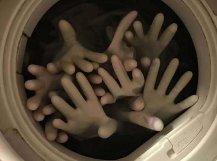 日本网友打开洗衣机盖就吓傻了：洗出世界末日景象