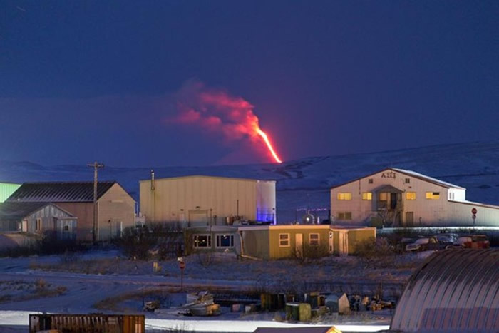 美国阿拉斯加希沙尔丁火山（Shishaldin Volcano）再次喷发