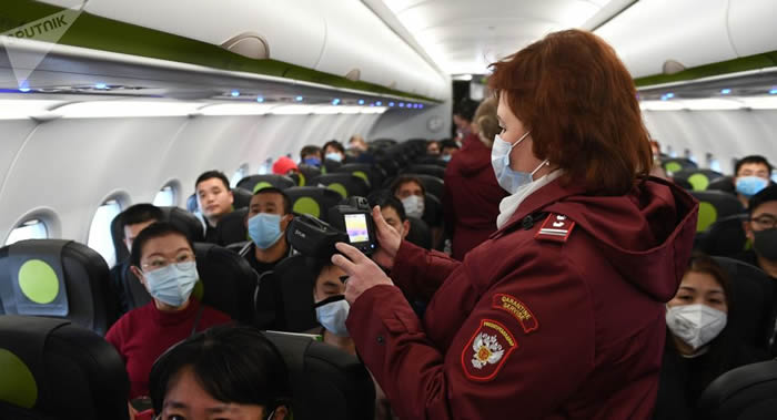 美国埃默里大学学者介绍在飞机上预防感染冠状病毒的安全位置
