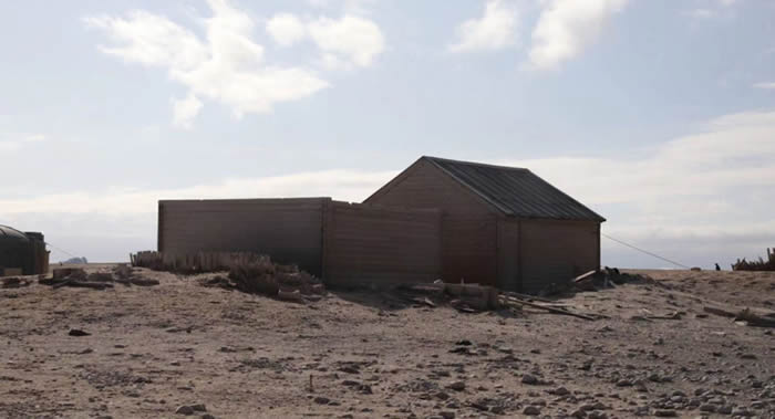 中国南极考察队协助修复三栋百年老房子：“博克格雷温克小屋”和“北方团体”小屋