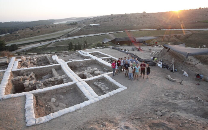 以色列凯尔耶特-盖特的青铜时代拉吉城定居点发现迦南神殿遗址