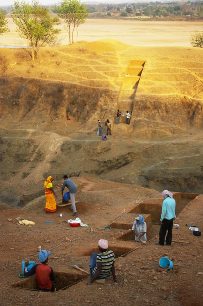 印度中部中央邦（Madhya Pradesh）达巴遗址（Dhaba）的发掘现场。 PHOTOGRAPH BY CHRISTINA NUEDORF