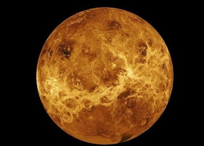 日本研究揭秘金星超级气旋持续吹拂的原因：云层吸收和释放来自太阳的热量