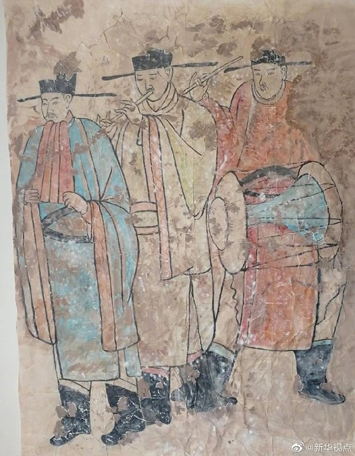 蒙古赤峰市敖汉旗四家子镇农民修路发现距今千年的辽代壁画墓