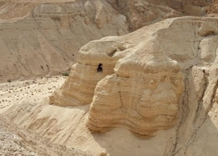 死海古卷碎片于约旦昆兰洞穴（图）出土。