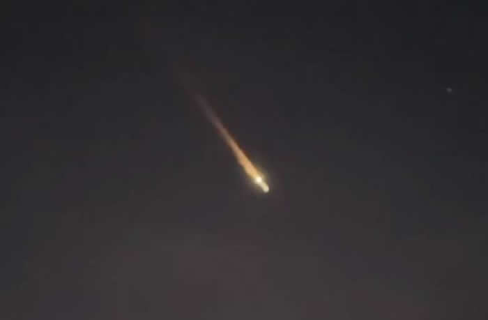 巨大的火球出现在澳大利亚上空 专家：俄罗斯火箭发射