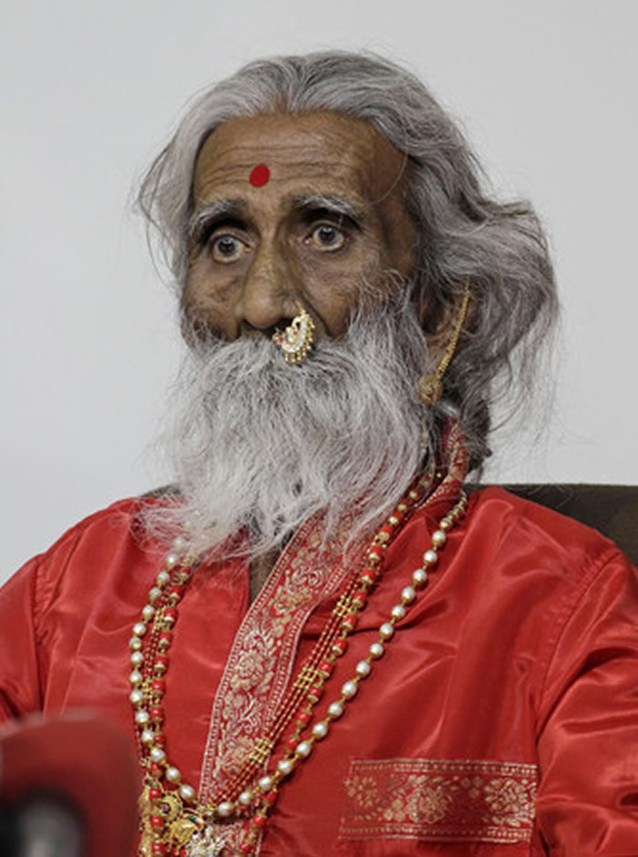 印度瑜伽士Prahlad Jani90岁高龄逝世 自称从8岁起就没有吃任何食物甚至没有排泄
