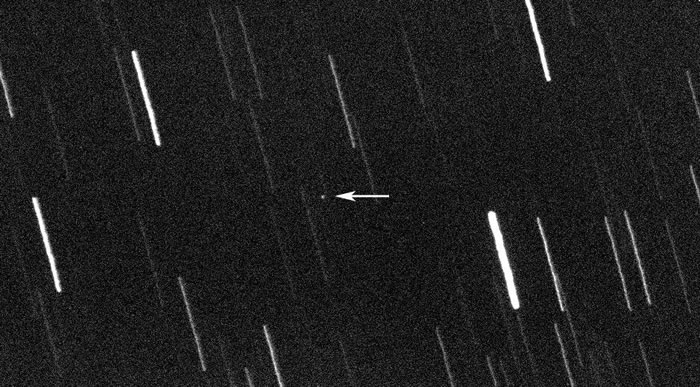 新发现的小行星2020 OY4悄然掠过地球