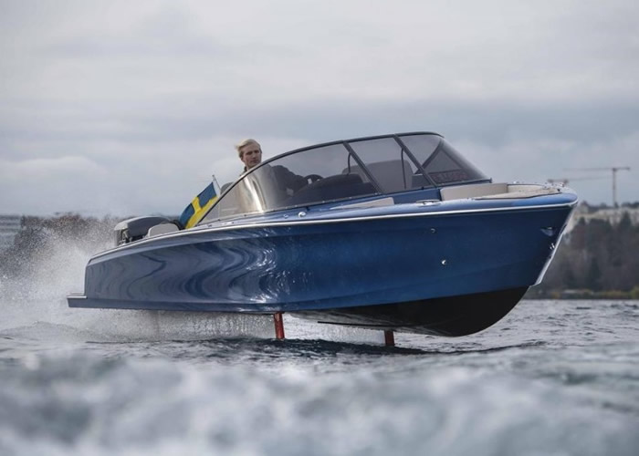 瑞典斯德哥尔摩War Boote制造出全球第一艘全电力推动的水翼快艇“Candela Seven”
