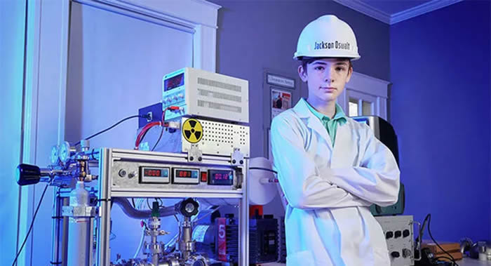 美国田纳西州孟菲斯市12岁少年杰克逊独立设计一个可正常运转的核聚变反应堆