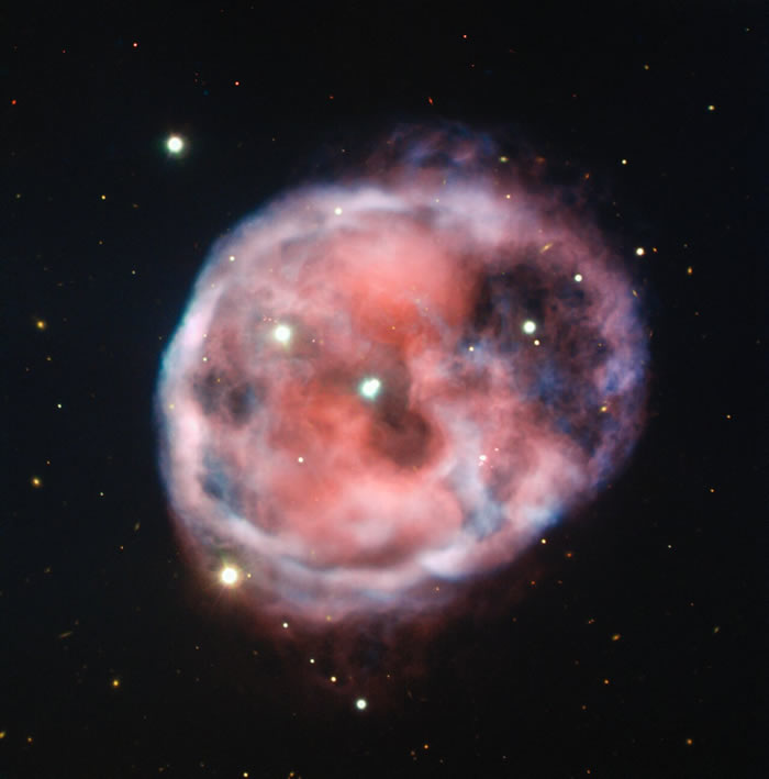 欧洲南方天文台在智利的甚大望远镜在鲸鱼座发现“骷髅”星云NGC 246