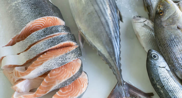专家给出可以弥补维生素D缺乏的食物：鲑鱼、金枪鱼或鲭鱼最好