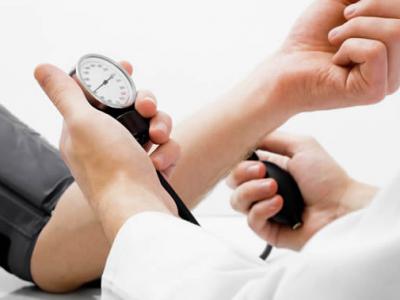 Hypertension杂志：左臂和右臂血压差值过大会增加心脏病发作或中风的风险