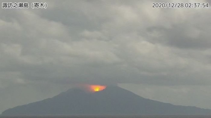 日本鹿儿岛西南部外海诹访濑岛火山爆发