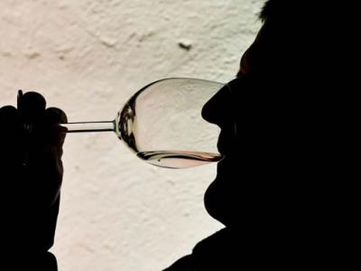 西班牙食品科学研究所研究查明为什么老年人能更好地感受到葡萄酒的香气和口感