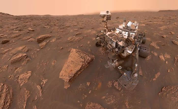 当科学团队在2018年6月获得这些图片时，他们都感到松了一口气，因为当时火星上正经历一段沙尘肆虐的日子。这张图片也标志着好奇号重新开始了钻探作业。