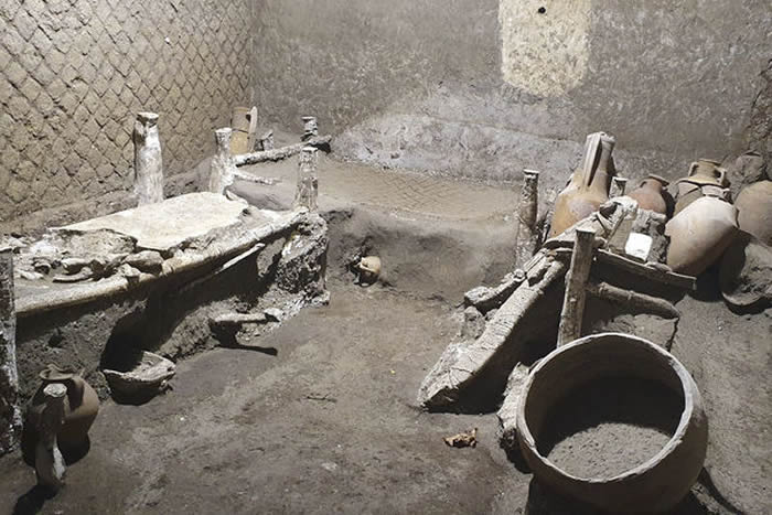 意大利古罗马的庞贝城郊区发现一间完好无损的奴隶房
