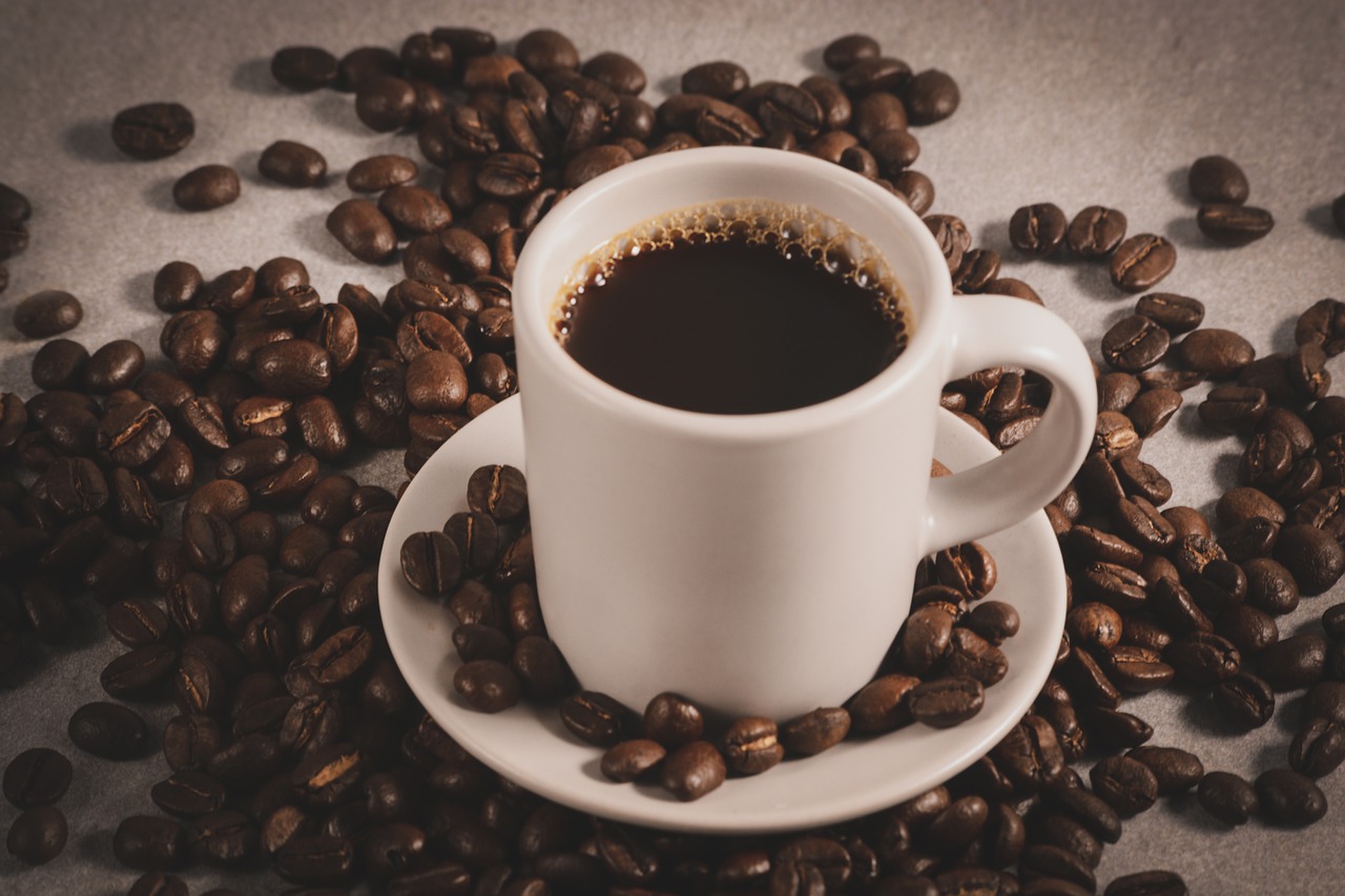 《PLOS Medicine》：喝适量的咖啡或茶可以减少患痴呆症或中风的风险