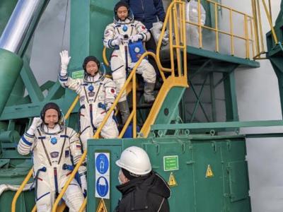 日本亿万富豪前泽友作乘坐俄罗斯太空船升空前往国际太空站