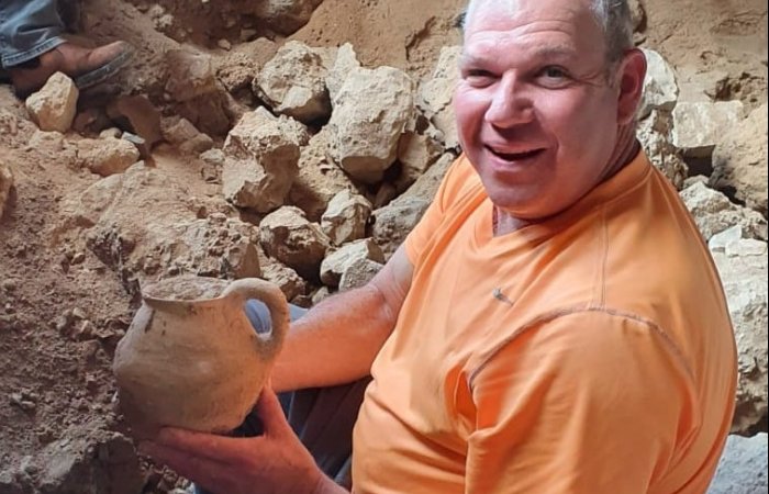 以色列研究人员在出土陶罐中发现2600年前的香草残留物