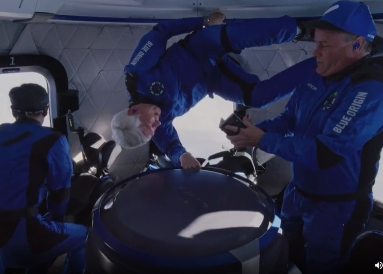 美国亚马逊始创人贝索斯旗下太空旅行公司蓝色起源第4次太空旅行 6乘客体验无重状态